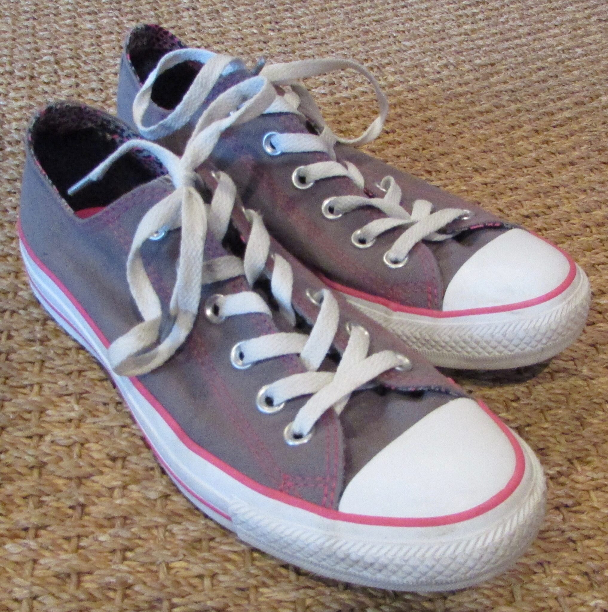 Converse CT All Stars Gray/Neon Pink Sneakers Women 9 - Heet On Your Feet